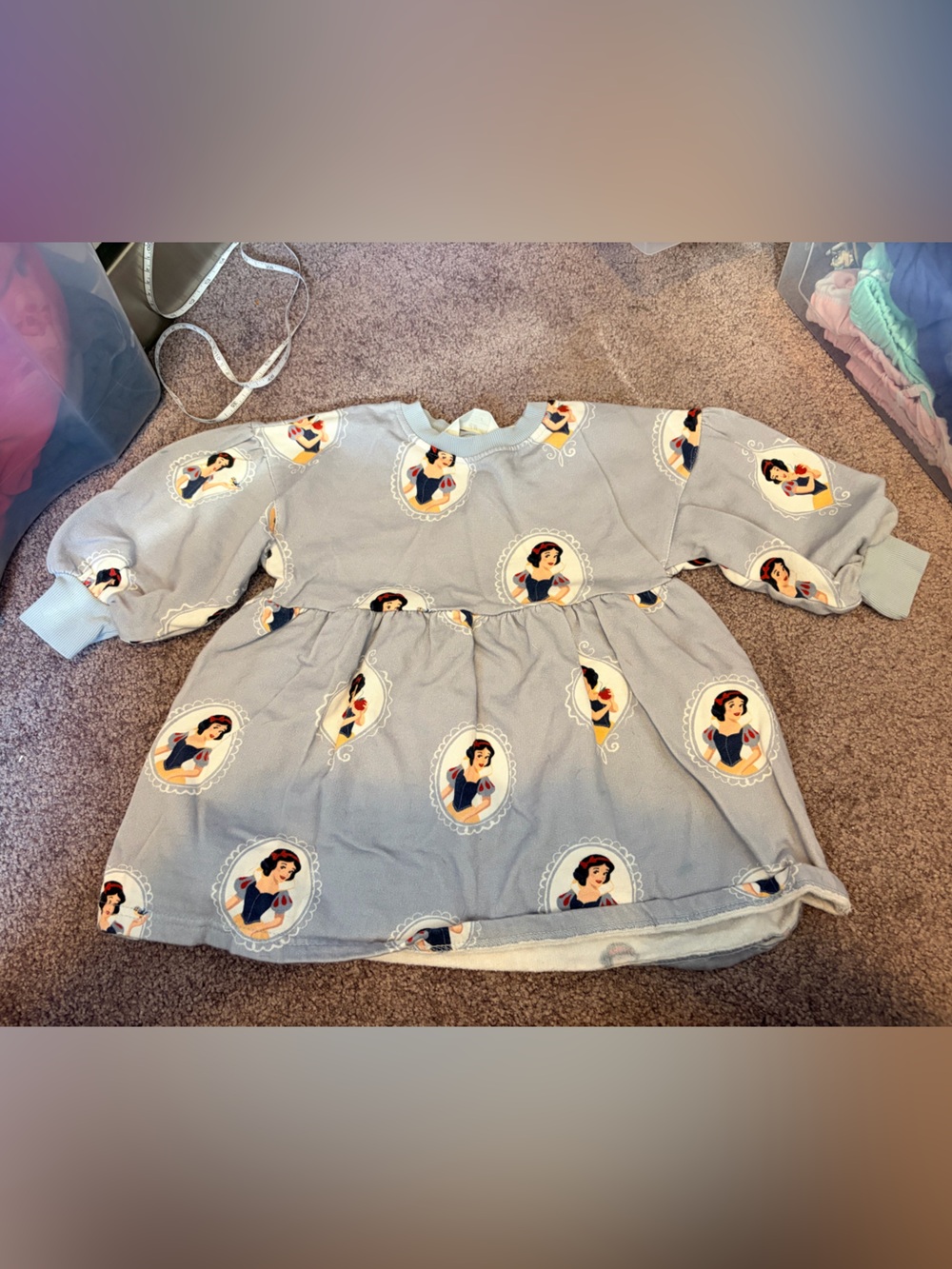 H&M Gray Snow White Long-Sleeve Sweater